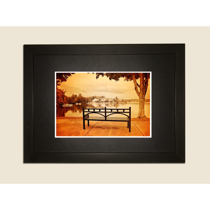 Картина в дизайнерской раме "Городская набережная" серии Black, 30х20см