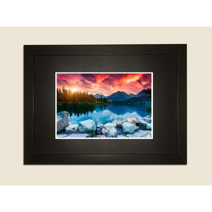 Картина в дизайнерской раме "Закат на горном озере" серии Black, 30х20см