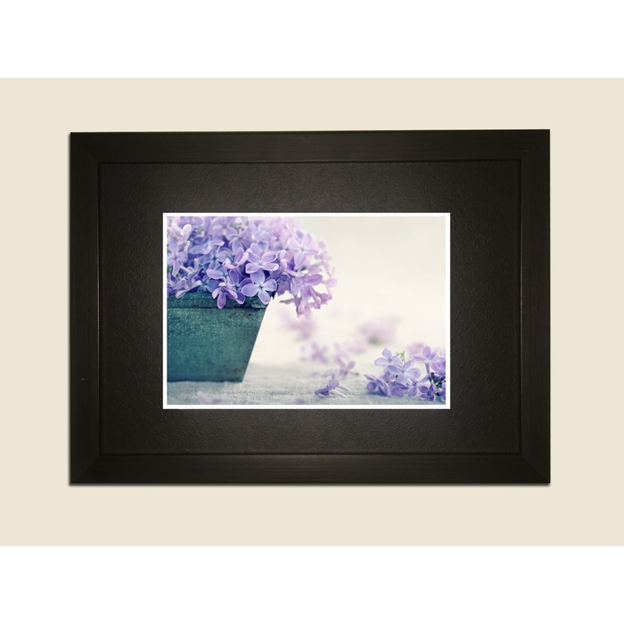 Картина в дизайнерской раме "Холодная сирень" серии Black, 40х30см