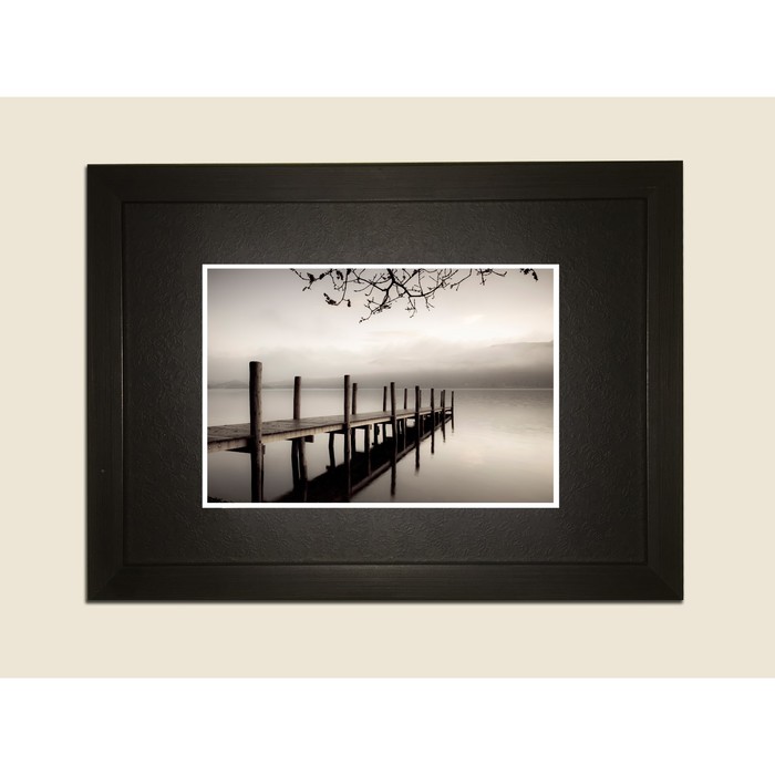 Картина в дизайнерской раме "Мрачный мост" серии Black, 30х20см
