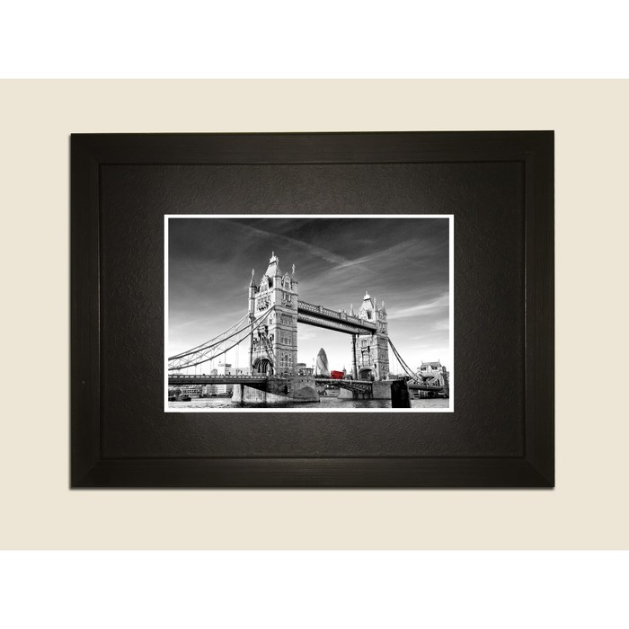 Картина в дизайнерской раме "Тауэрский мост" серии Black, 30х20см