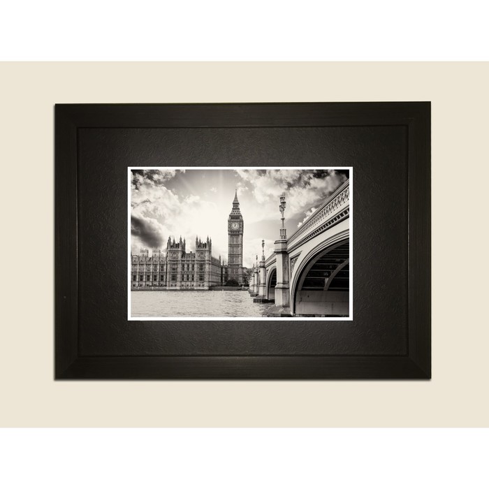 Картина в дизайнерской раме "Англия, Лондон. Часовая башня" серии Black, 30х20см