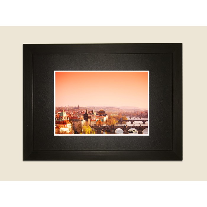 Картина в дизайнерской раме "Прага с высоты птичьего полета" серии Black, 40х30см