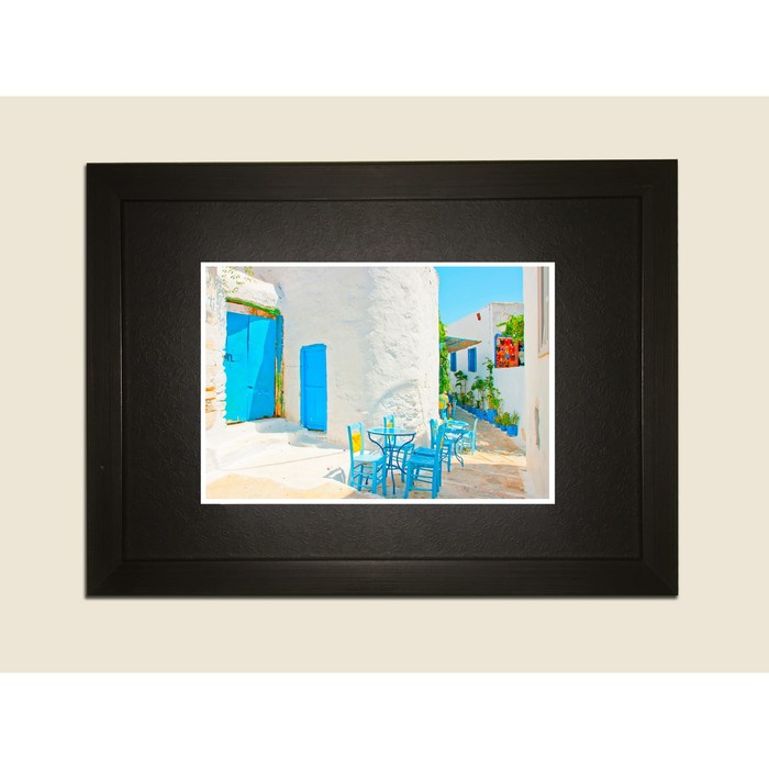 Картина в дизайнерской раме "Греческая светлая улица" серии Black, 40х30см