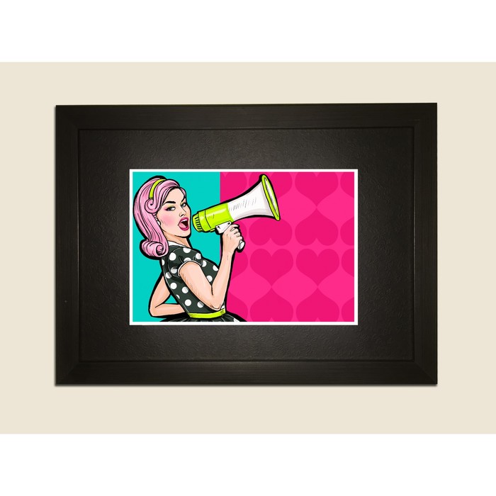 Картина в дизайнерской раме "Девушка с рупором" серии Black, 40х30см