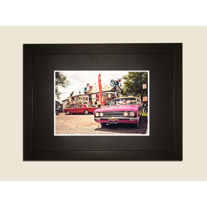 Картина в дизайнерской раме "Стильная машина" серии Black, 40х30см