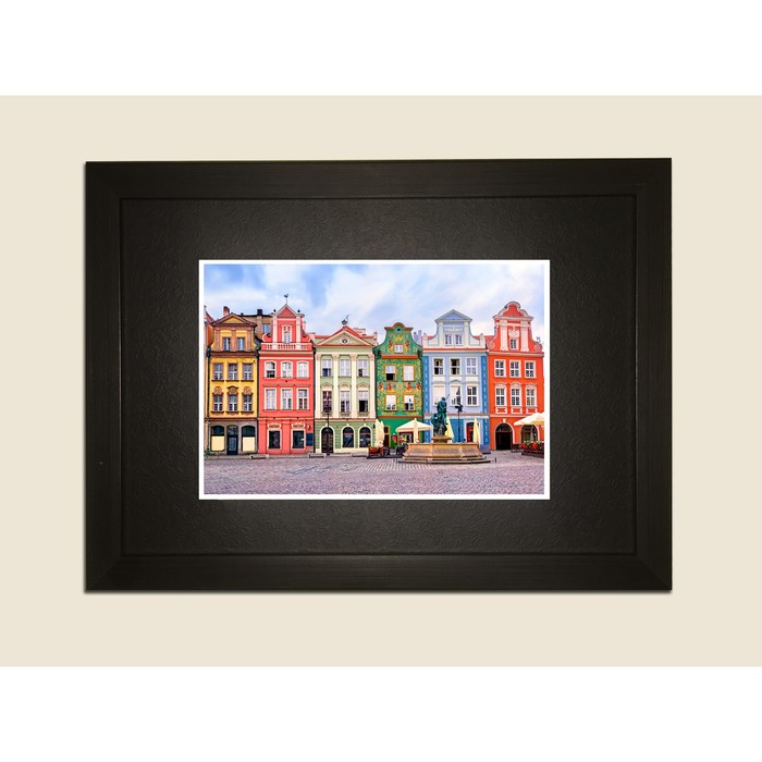 Картина в дизайнерской раме "Архитерктура европейского городка" серии Black, 30х20см