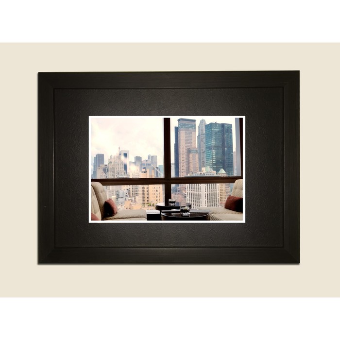 Картина в дизайнерской раме "Прекрасная панорама из окна кафе" серии Black, 30х20см