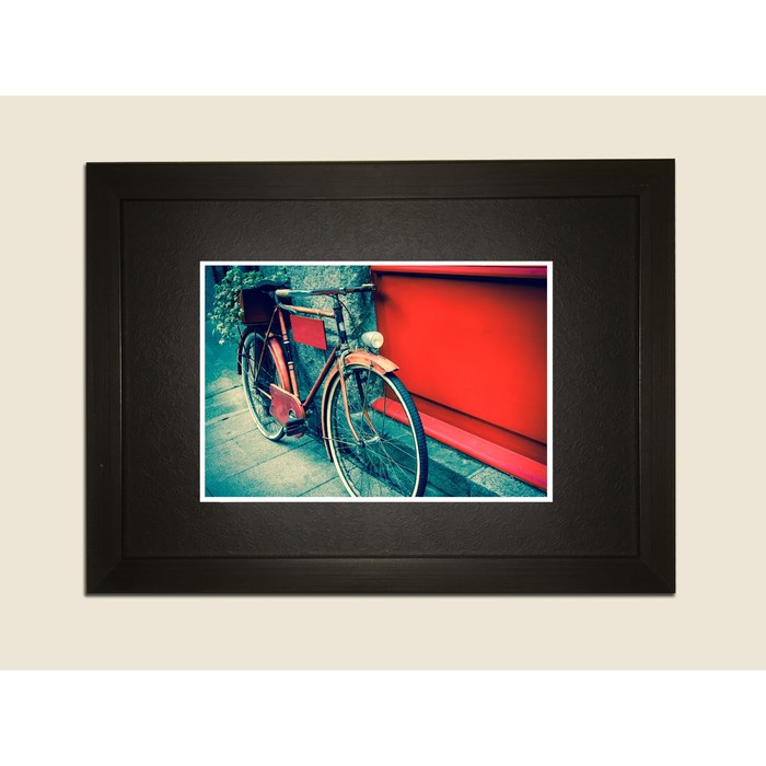 Картина в дизайнерской раме "Стильный велосипед" серии Black, 40х30см