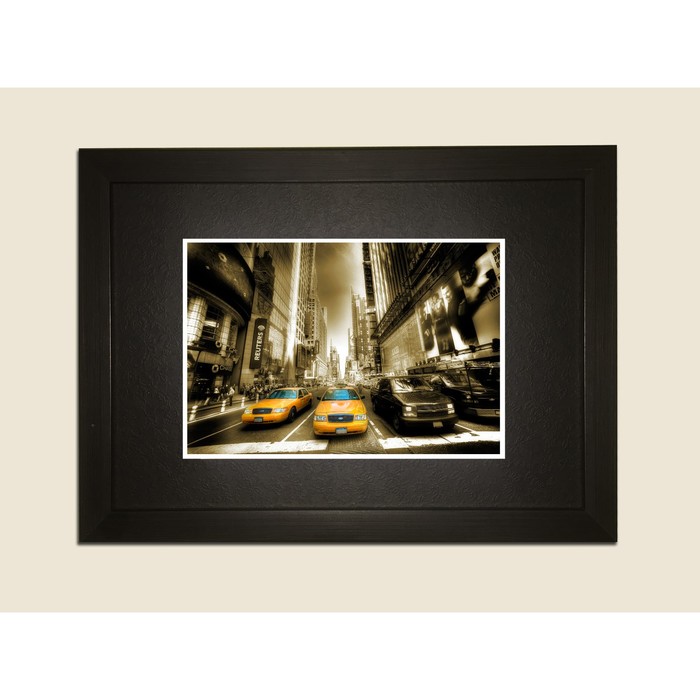 Картина в дизайнерской раме "Жёлтые Лондонские такси" серии Black, 30х20см