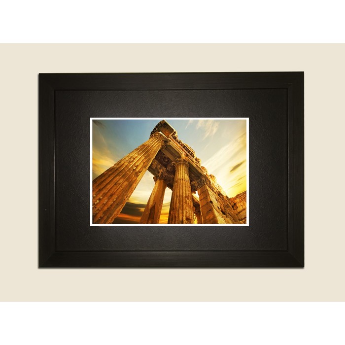Картина в дизайнерской раме "Древняя архитектура" серии Black, 40х30см