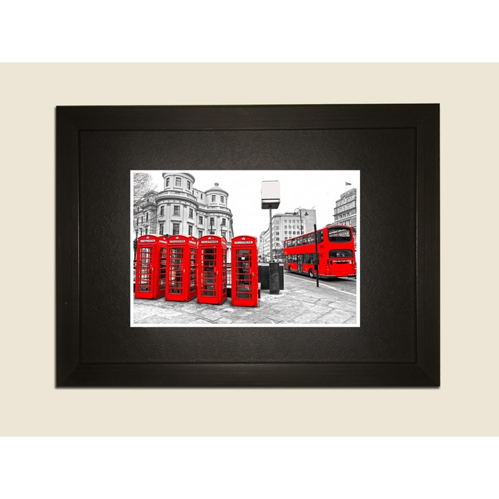 Картина в дизайнерской раме "Красные символы лондона" серии Black, 30х20см