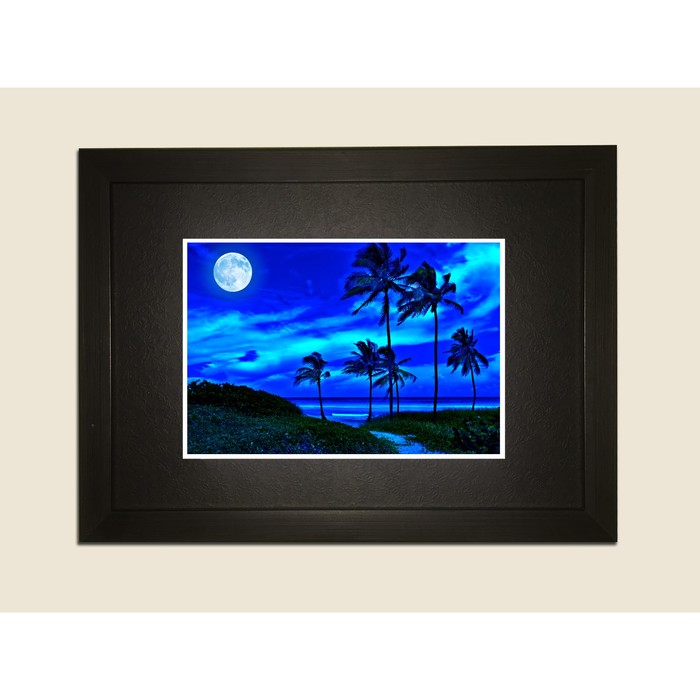 Картина в дизайнерской раме "Пальмы на фоне голубого заката" серии Black, 40х30см