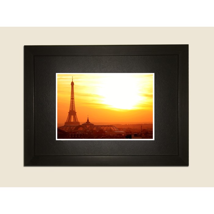 Картина в дизайнерской раме "Вечерний Париж" серии Black, 40х30см