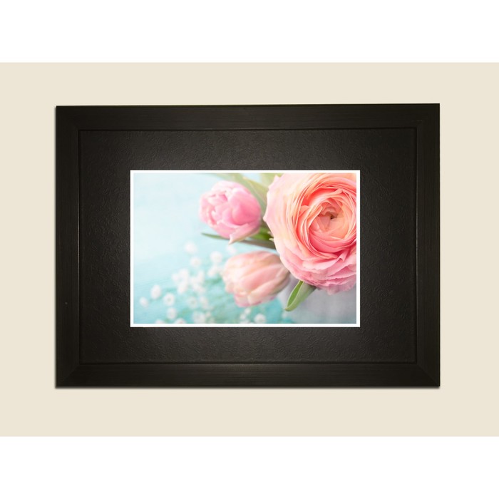 Картина в дизайнерской раме "Прекрасный букет нежных розовых пионов 2" серии Black, 30х20см   292298