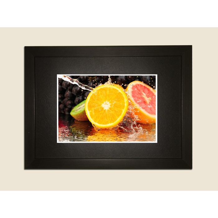 Картина в дизайнерской раме "Сочные цитрусовые" серии Black, 30х20см