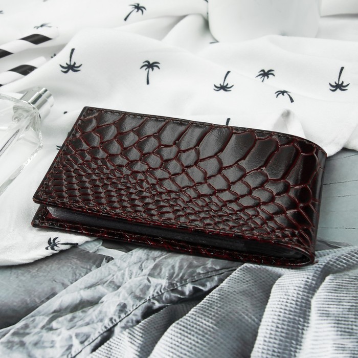 Визитница горизонтальная, 1 ряд, 18 карт, питон, цвет винный