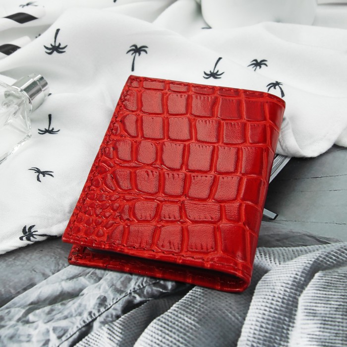 Визитница вертикальная, 1 ряд, 18 карт, крокодил, цвет красный