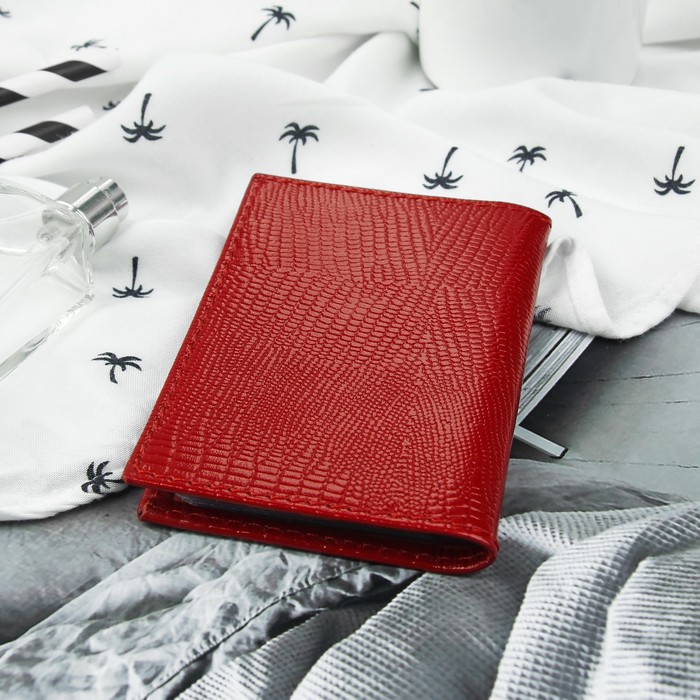 Визитница вертикальная, 1 ряд, 18 карт, ящер, цвет тёмно-красный