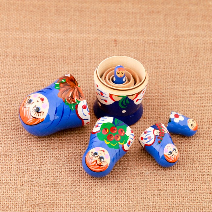 Матрёшка «Ягодки», синий платок, 5 кукольная, 10 см