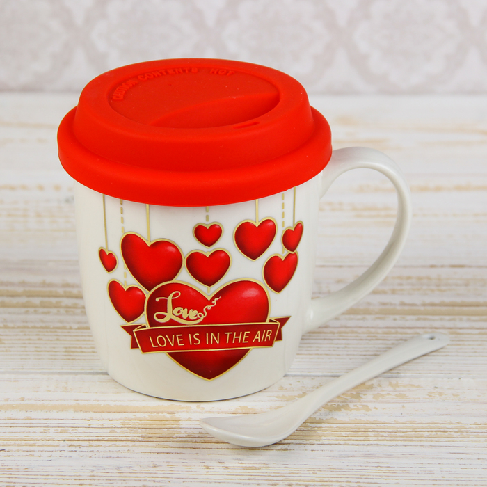 Кружка 300 мл "Сердца", с силиконовой крышкой и ложкой, рисунок МИКС