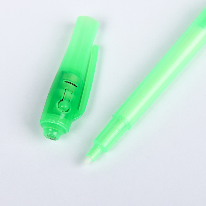 Маркер Шпион с невидимыми чернилами (надпись видно при подсвечивании фонариком) 241536