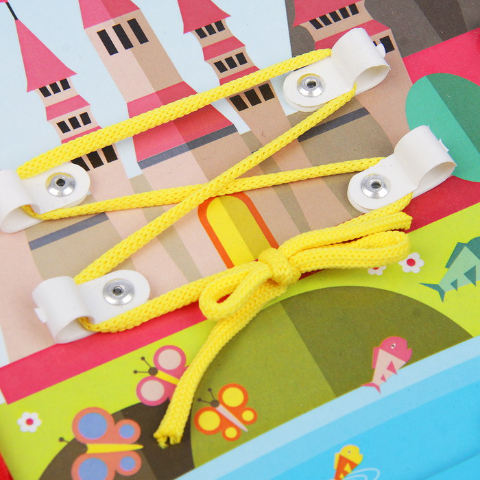 Бизиборд "Принцесса у замка" 25 х 25 см