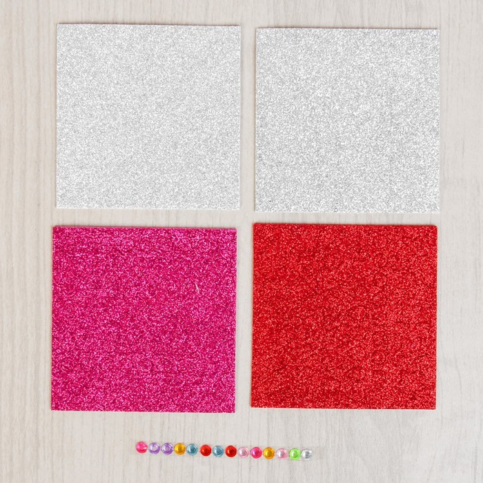 Мозаика фигурными стикерами "Принцессы" + стразы