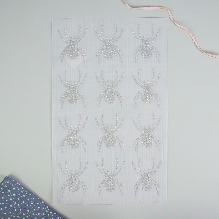 Термоаппликация из страз "Паук", 7,5*9,8см, 12шт на листе, цвет белый