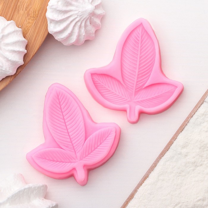 Молд 2 части 6,5х6х2,2 см "Трёхлистник"