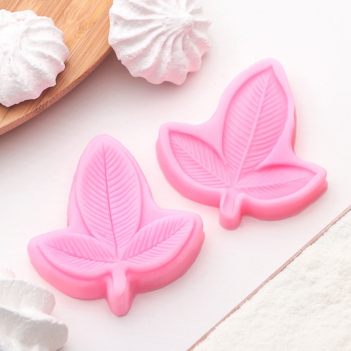 Молд 2 части 6,5х6х2,2 см "Трёхлистник"