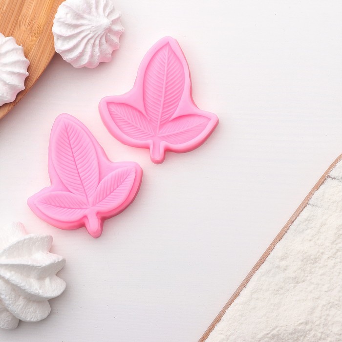 Молд 2 части 6,5х6х2,2 см "Трёхлистник"