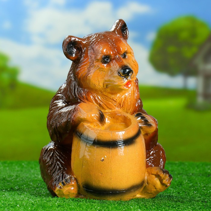 Садовая фигура "Медведь с бочонком" цветной 20х27х30см