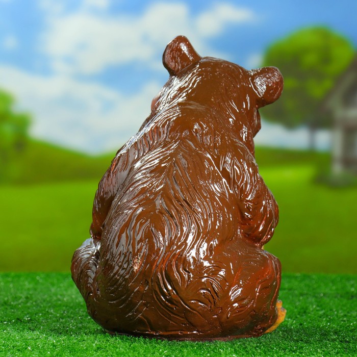 Садовая фигура "Медведь с бочонком" цветной 20х27х30см