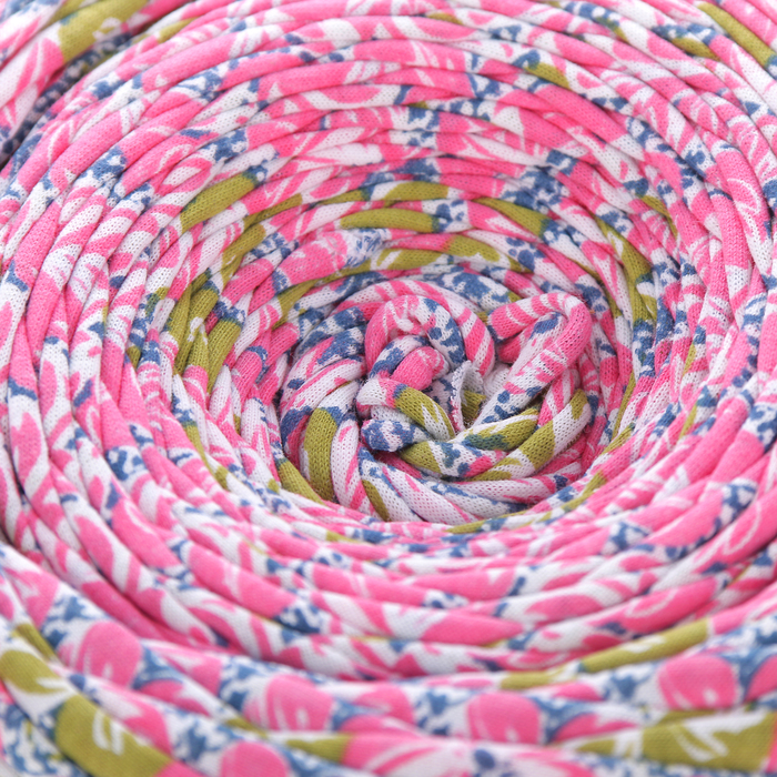 Пряжа трикотажная широкая 100м/350гр, ширина нити 7-9 мм (цвет.поляна принт)