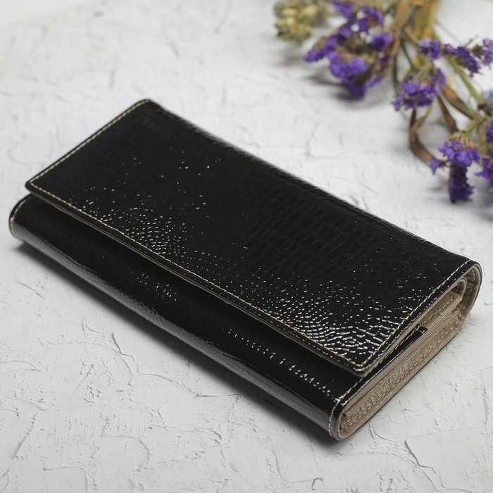 Кошелёк женский, 4 отдела, для монет, для карт на клапане, наружный карман, цвет чёрный