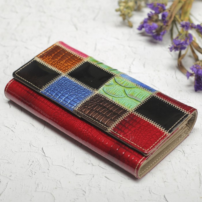 Кошелёк женский, 4 отдела, 2 отдела рамка, для карт на клапане, наружный карман, цвет красный