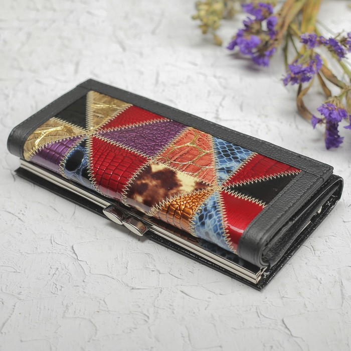 Кошелёк женский, 4 отдела, 2 отдела рамка, для карт на клапане, цвет чёрный