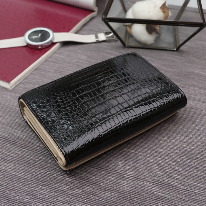 Кошелёк женский, 3 отдела, для монет, для карт на клапане, наружный карман, цвет чёрный