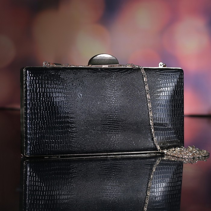 Клатч женский, отдел на фермуаре, длинная цепь, цвет чёрный