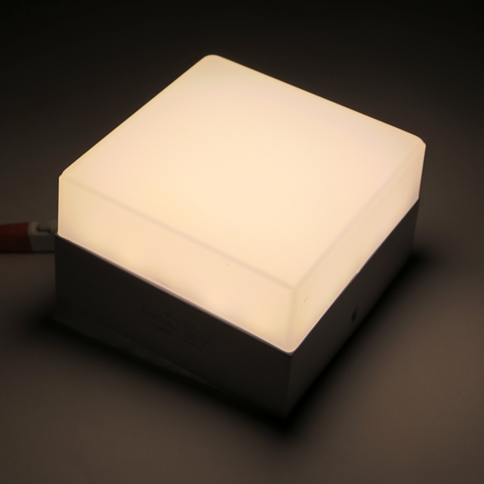 купить Накладной светодиодный светильник Luazon, квадратный, 90х90х55 мм, 6 Вт, 550 Лм, 4000 К