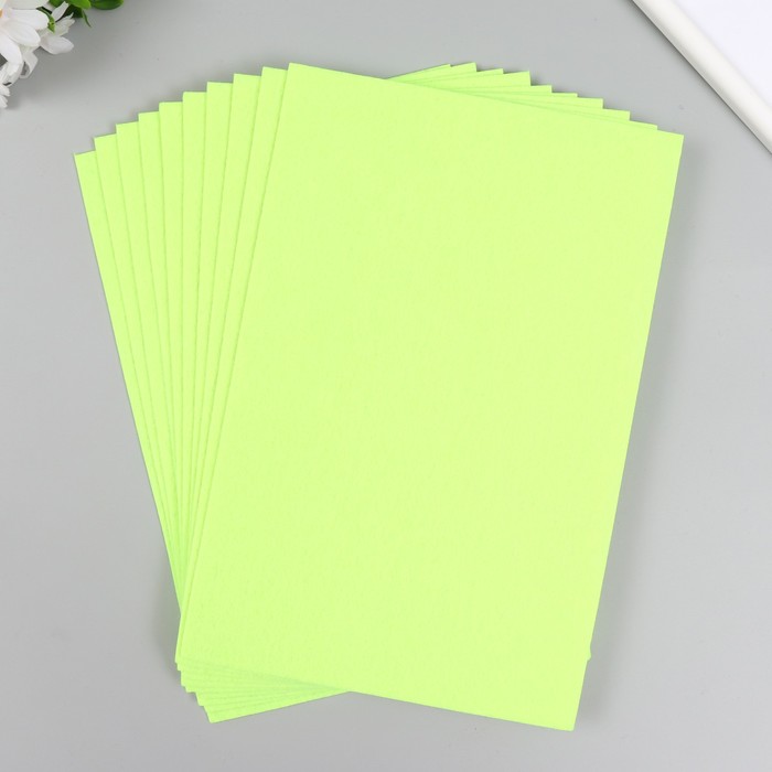 Фетр жесткий 2 мм "Свежая зелень" набор 5 листов формат А4