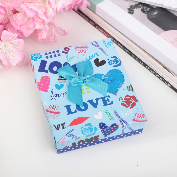 Коробка подарочная 10,5 х 13 х 3 см