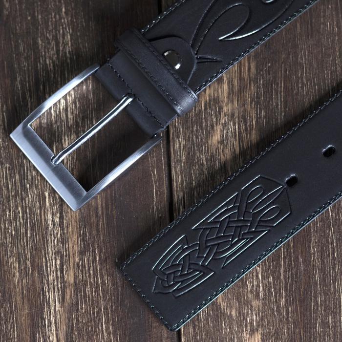 Ремень мужской, тиснение орнамент, пряжка металл, ширина - 4,4 см, цвет чёрный