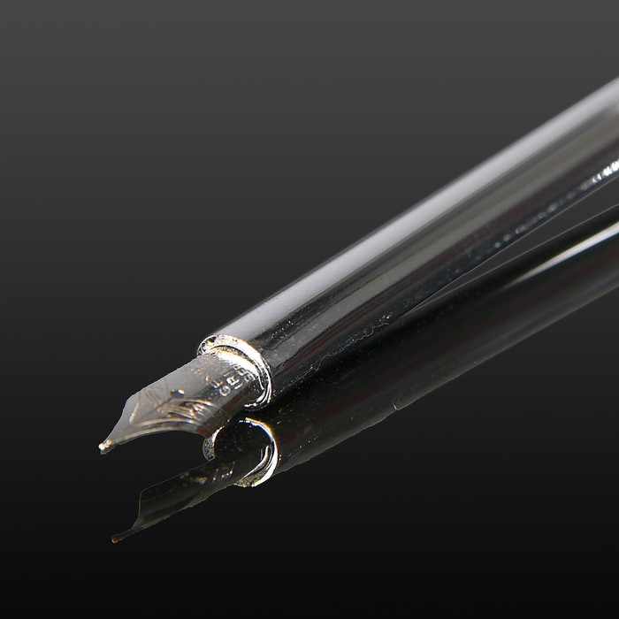 Сувенирный набор "Перо с чернилами и 5-ю сменными перьями" 27,5х11 см