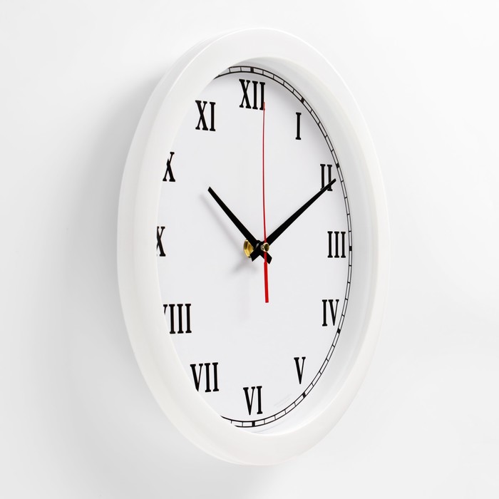 Часы настенные "Классика" настенные, римские цифры, белый обод, 28х28 см