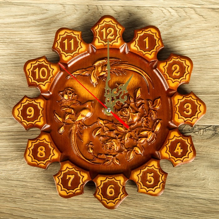 Часы настенные резные "Птица в кусте роз", d=27 см