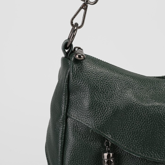 Сумка женская, отдел на молнии, 4 наружных кармана, длинный ремень, цвет зелёный