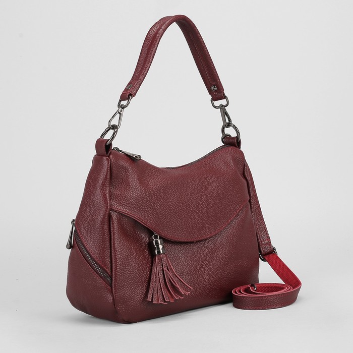 Сумка женская, отдел на молнии, 4 наружных кармана, длинный ремень, цвет вишнёвый