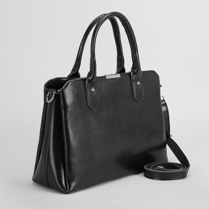 Сумка женская, 3 отдела на молнии, наружный карман, длинный ремень, цвет чёрный